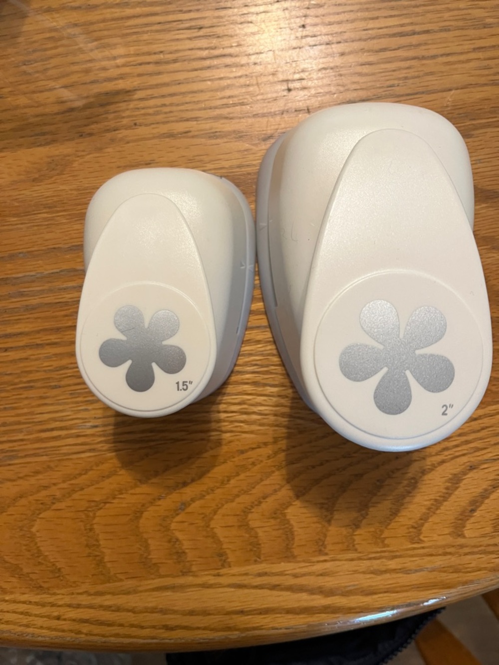 White Flower-Shaped Paper Punch Set - 1.5" & 2"